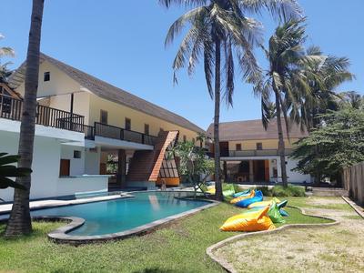 Slumber Party Gili T