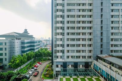 Comfort And Homey 2Br At Nifarro Park Apartment
