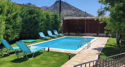 Sklavaki Traditional Villa - Private Pool Views