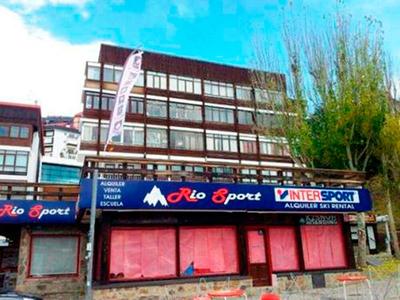 Unbeatable Location at the Foot of the Slopes