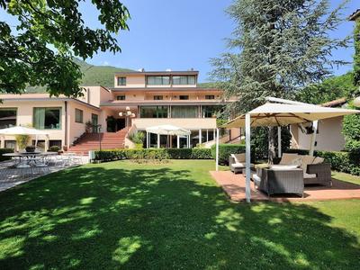 Family Escape With Pools and Sauna
