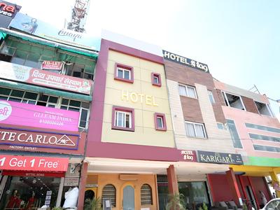 OYO 16949 Hotel Indiano