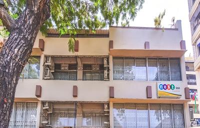 Hotel Nest In, Malad