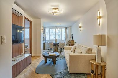 Apartment in the Center of Paris