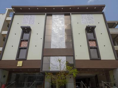 OYO 14022 Hotel Riwaz