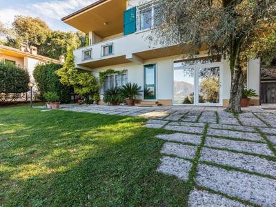 Villa Near Lake Garda With Bubble Bath