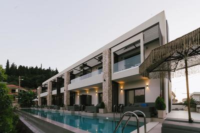 LAN-GO LUXURY LIVING