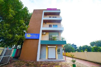 Fabhotel The Villa Ii