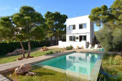 Unique Modern Villa with very pool