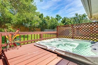 2 Mi to FSU & Famu: Home w/ Spacious Deck!
