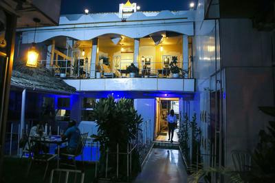 AFRIKANDO ROYAL CASTLE