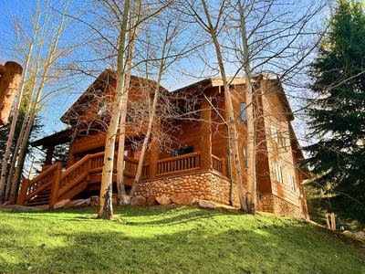 Lazy Bear Log Cabin Canyons Park