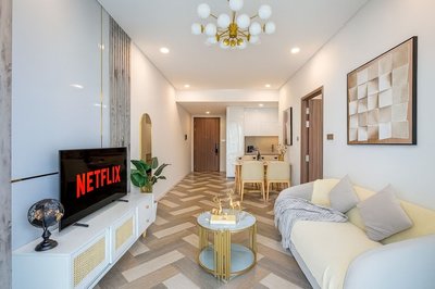 Luxury Metropole Riverside Apartment