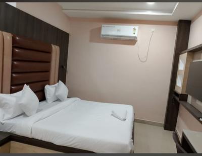 Goroomgo Akay guest house Varanasi