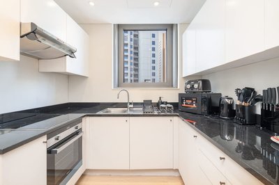Bright and Airy 1-bedroom Apartment Perfect for 4 in Dubai Marina