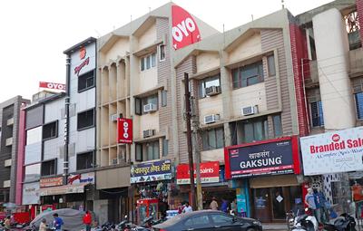 OYO 29345 Hotel Samrat