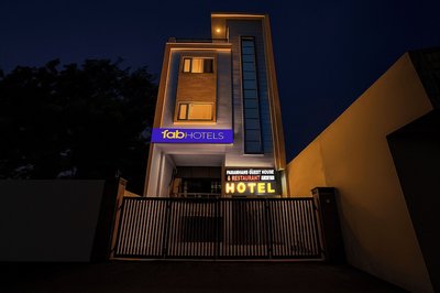 Fabhotel Paramhans Guest House