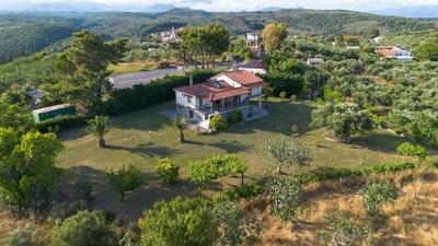 Marva Residence - Comfortable 8-person Retreat