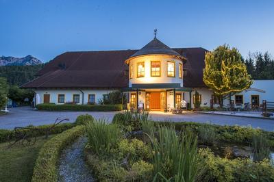 Gutshof Wolfgangsee Resort & Event Hotel