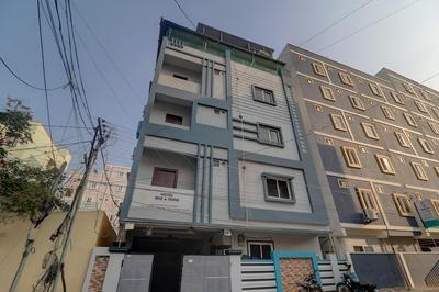 iROOMZ Hotel Rise & Shine