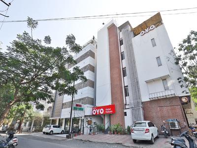 OYO 13562 G K Convention Hall