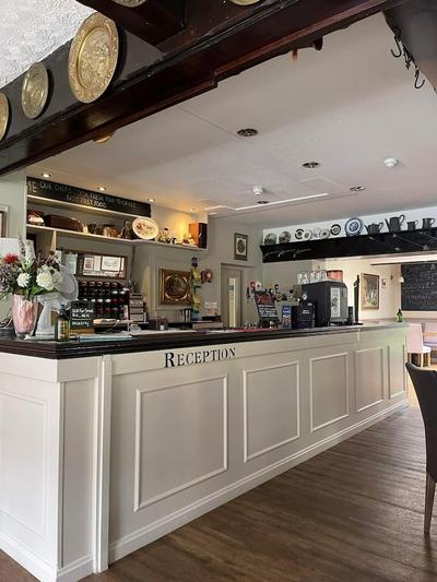 Horse and Hound Country Inn