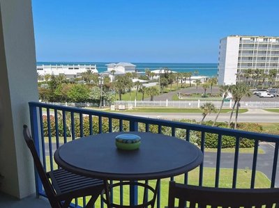 Sunny 3BR Condo Steps to Beach Pool NSB FL, 사진 2