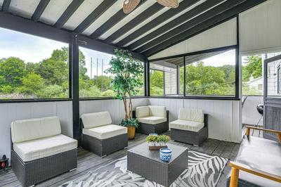 3 Mi to Main St: Modern New Paltz Home