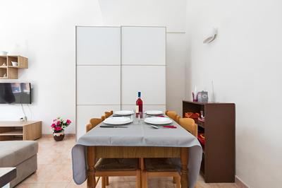 2380 Casa Crispi
