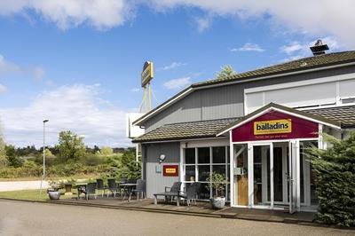 inital by balladins Lyon Chanas