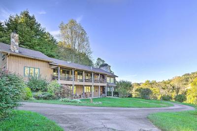 River Access + Mtn Views: Cullowhee Lodge!