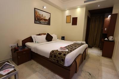 OYO 1437 near Russel Chowk