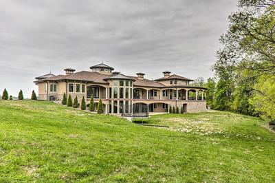 Huge Lebanon Estate w/ Resort-style Amenities