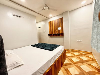 Hotel DMD Inn near Temple & Rail Staion