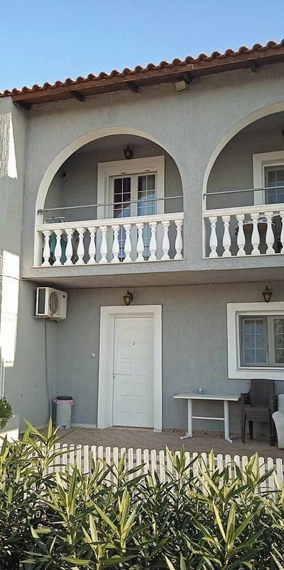 IONIAN Residence houses