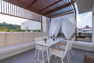 Mirablue Luxury Residences