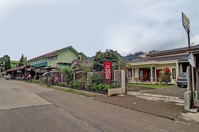 OYO 90454 Adinda Homestay Cibodas Lembang