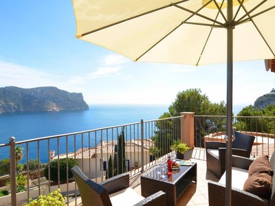 Villa With Incredible sea Views and Pool Sleeps 7
