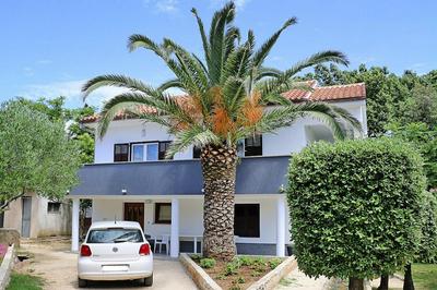 Apartment in Vir Near Jadro Beach