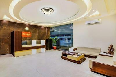 The Leisure Cave Premier