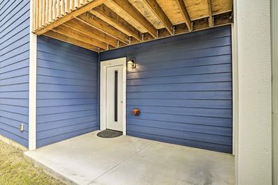 Modern Monroe Home - Private Yard & Mtn Views
