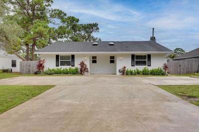 Jupiter Townhome w/ Patio & Yard ~ 6 Mi to Beach!