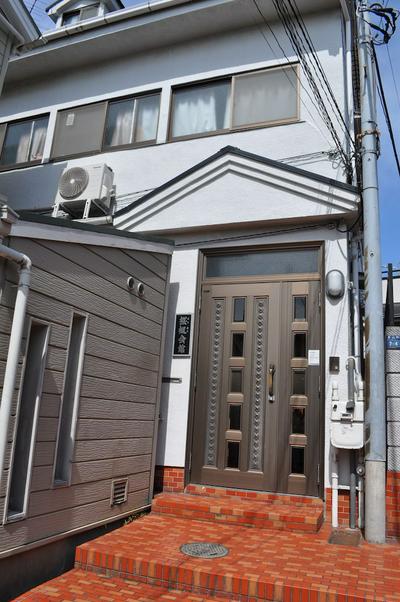 Ofu Jyoshi Kaikan 1st building - Caters to Women