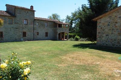 Three-room Apartment on the Outskirts of Chianti