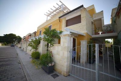 Toto Residence