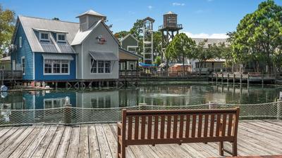 Spacious 3b/3b, Sleeps 6, Lakeview, Beach Access!