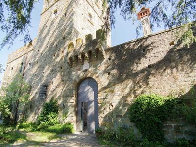 Scenic Stay Near Florence