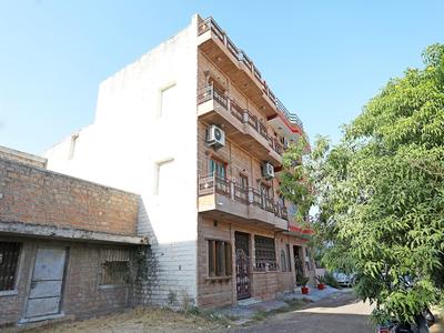 OYO 9852 Leela Villas Guest House