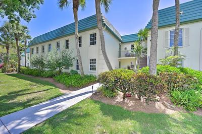 Naples Condo w/ Enclosed Balcony & Lake Views!