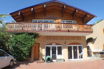 Charming Lodge in City Bowl, Close Enough to the Action but Peaceful and Quiet